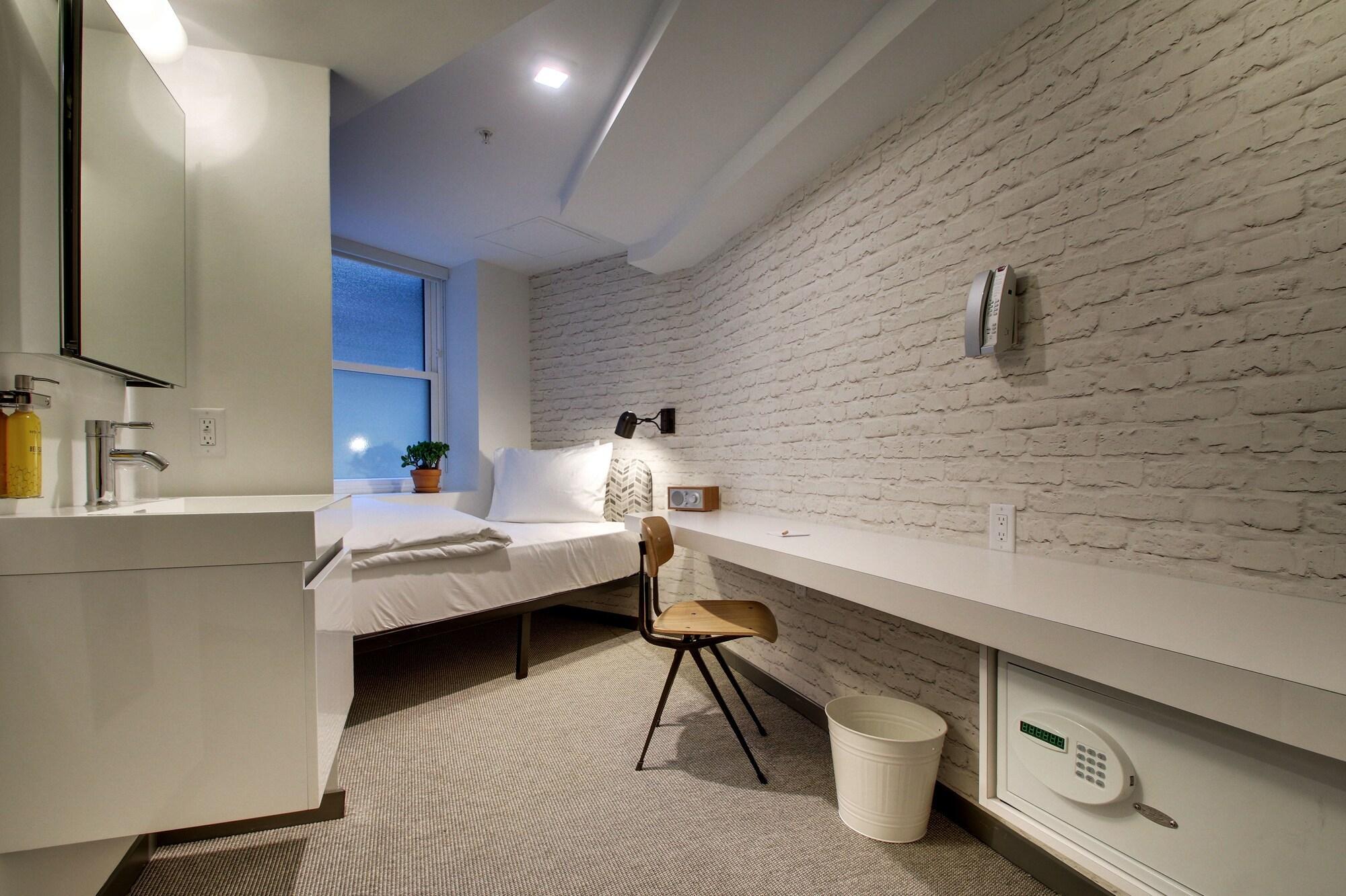Hotel Hotel Hive 3*